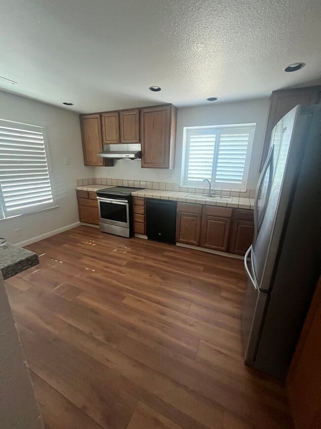 Building Photo - 1636 Brentwood Ln