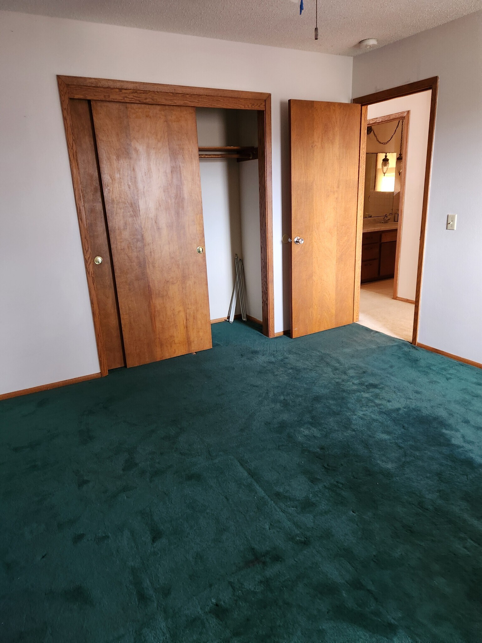 Building Photo - 203 Valley St