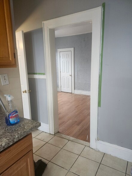 Building Photo - 32 Leo Pl