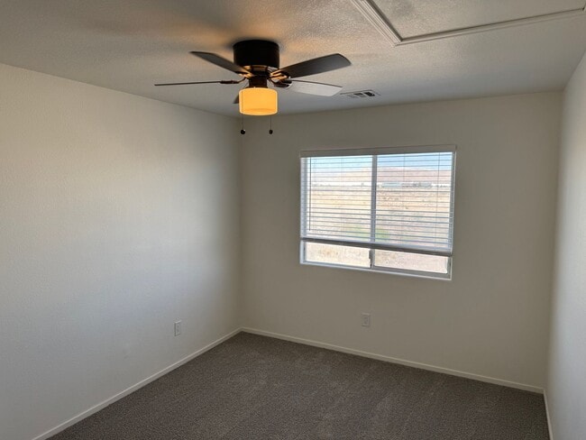 Building Photo - New flooring and kitchen. No neigbros behi...