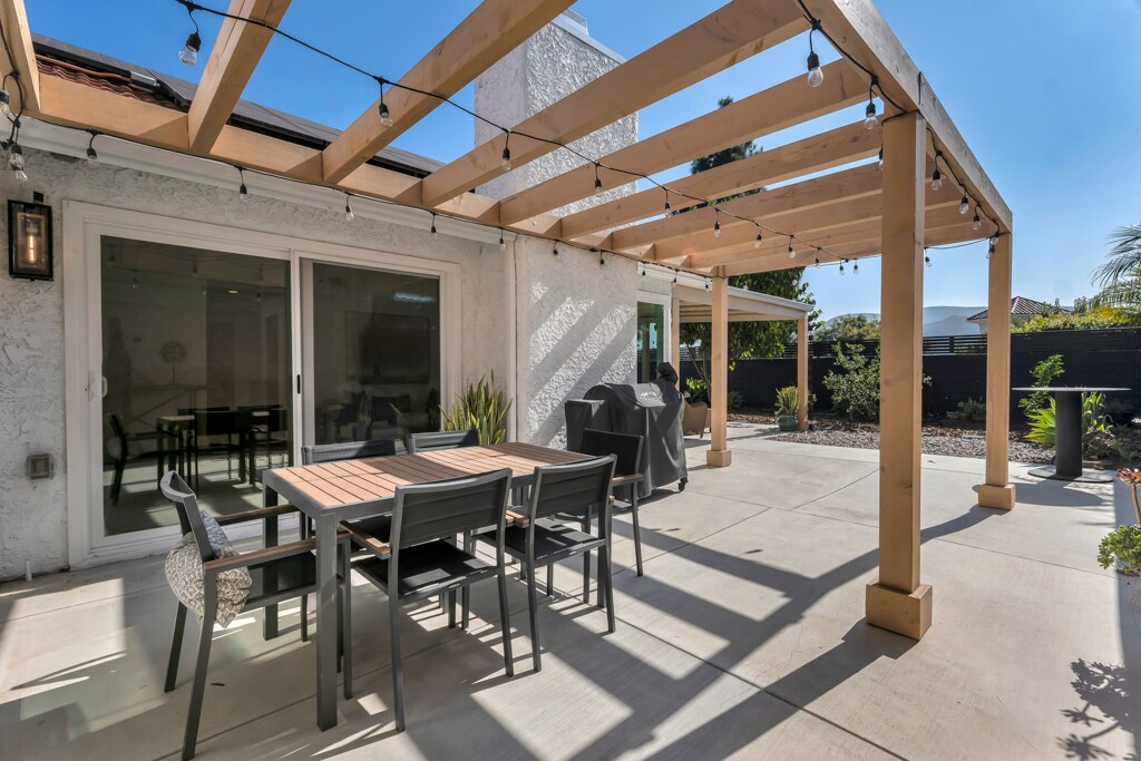 Building Photo - 15290 Bambi Ct