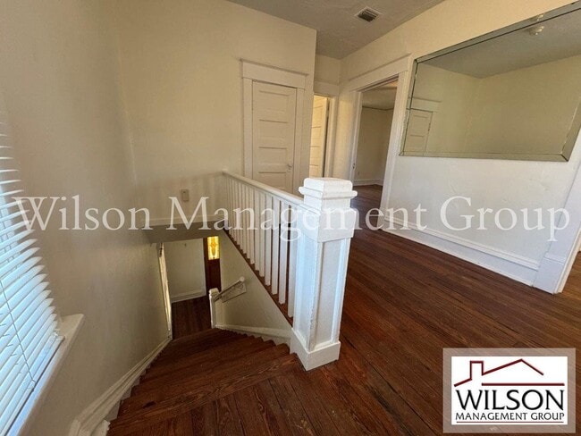 Building Photo - 516 E Anderson St