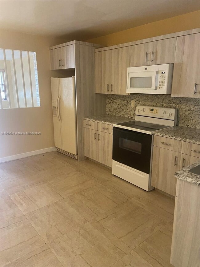 Building Photo - 3 bedroom in North Miami FL 33161