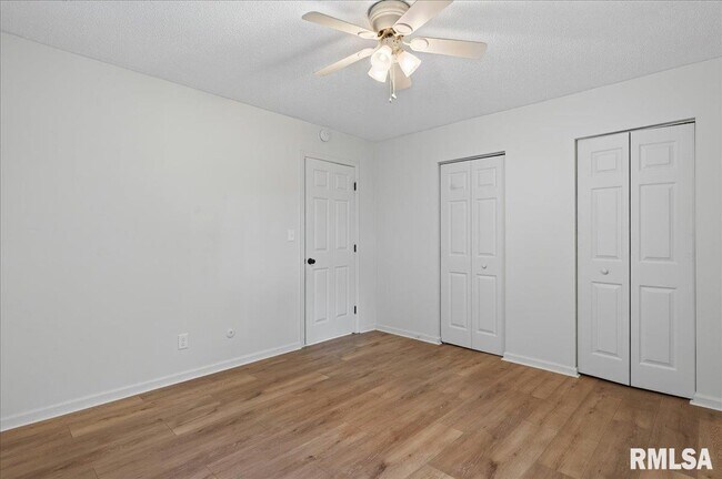 Building Photo - 8 Sundowner Ln