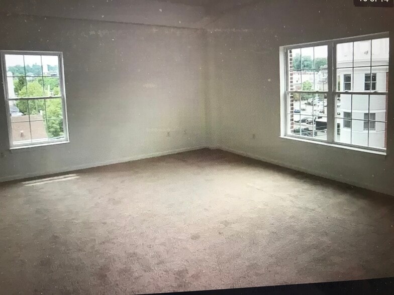 Master Bedroom - 21 Central Ave