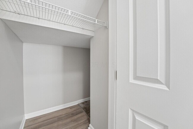 Building Photo - 7621 Lorimar Dr