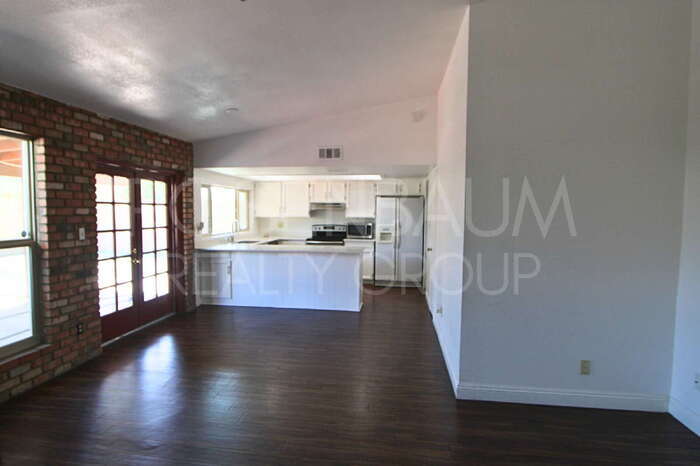 Building Photo - 621 W Los Lagos Vista Ave