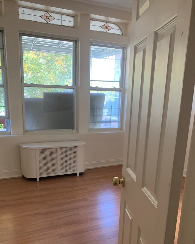 1 of 4 bedrooms - 751 Wyona St