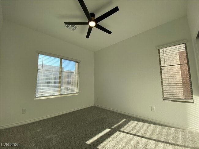 Building Photo - 600 Carriage Hill Dr