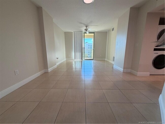 Building Photo - 610 Clematis St