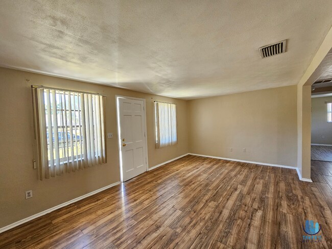 Building Photo - Beautiful 2 Bedrooms 2 Bathrooms Home for ...