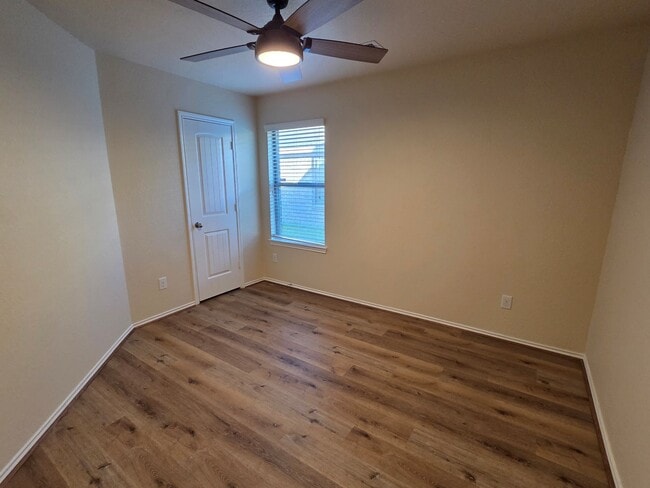 Building Photo - 19115 Shire Horse Blvd