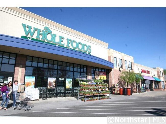 Building Photo - 3124 W Bde Maka Ska Blvd