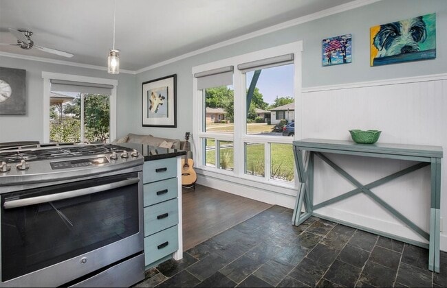 Building Photo - 6442 Lontos Dr