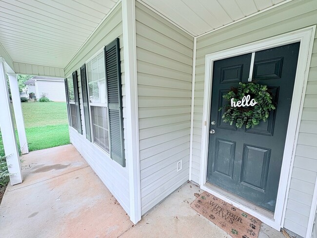 Building Photo - 504 Kingsman Ln