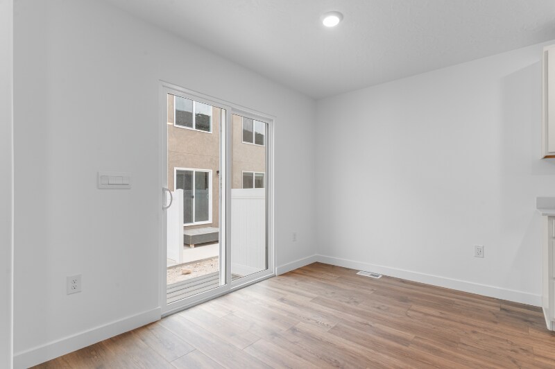Building Photo - 1538 720 N