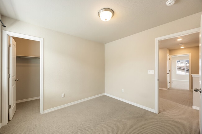 Building Photo - 10886 Rolling Peaks Dr