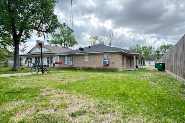 Building Photo - 9325 Kentshire Dr