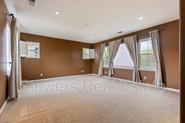 Building Photo - 2512 Piccadilly Cir