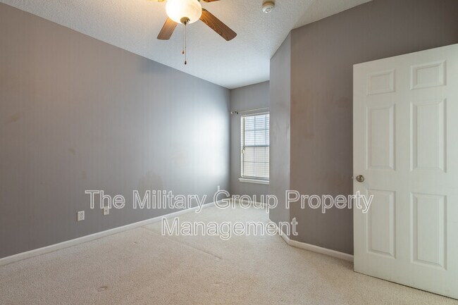 Building Photo - 9777 Summer Grove Way W