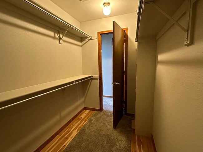 Building Photo - Finished Basement!