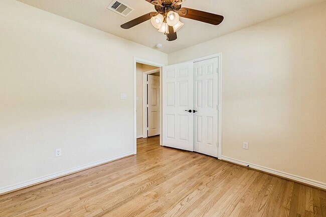 Building Photo - 4734 Benning Dr