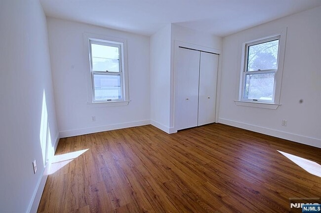 Building Photo - 16 Clarke St