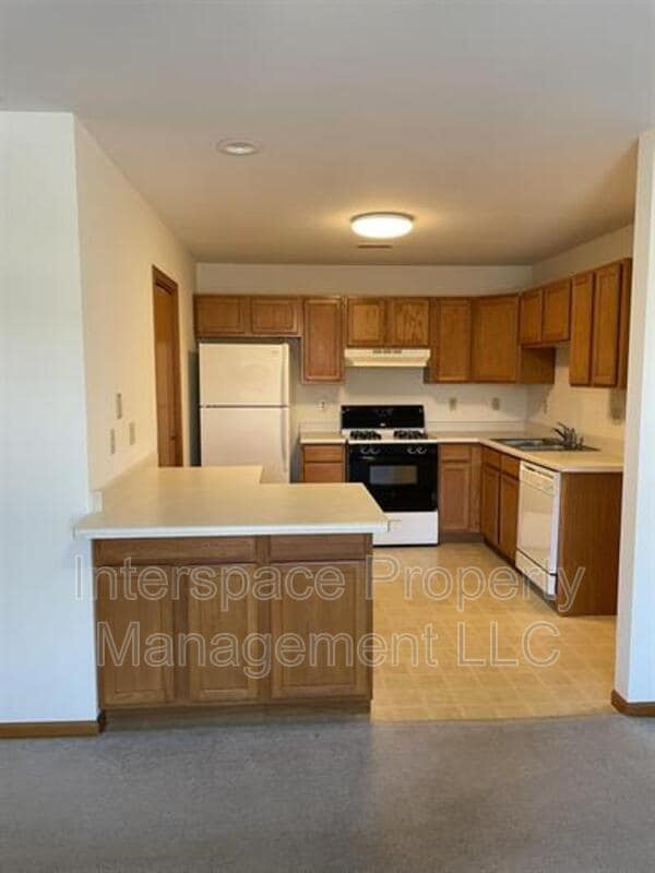 Building Photo - 105 Liberty Ln
