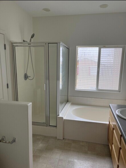 Building Photo - 6651 S Interlochin Ln