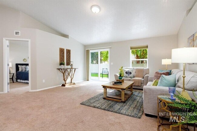 Building Photo - Beautiful, 3 Bed 2 Bath Home Featuring a 3 Car Garage with EV Charging Station!!