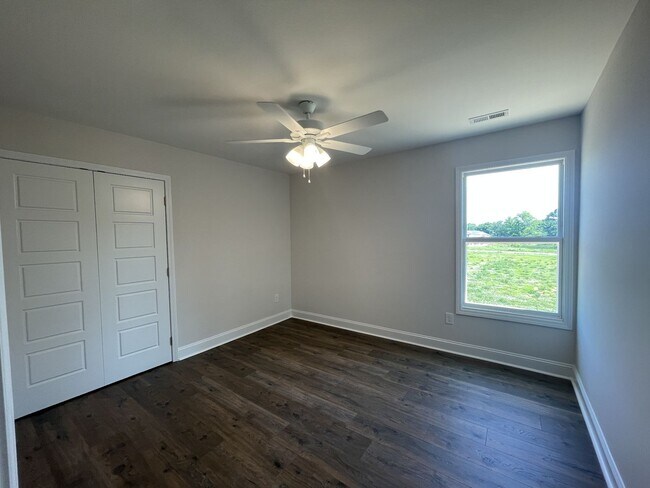 Building Photo - Gorgeous Single Family Home
