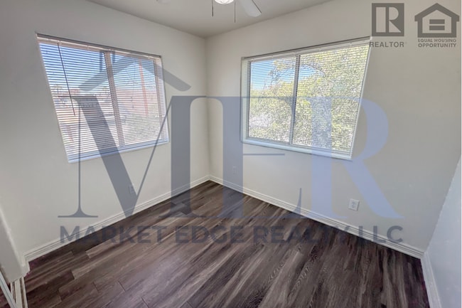 Building Photo - 3Bed/2.5Bath Townhouse at 24th St/Thomas! Ready for Immediate Move-In!