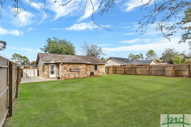 Building Photo - 250 Garden Cir