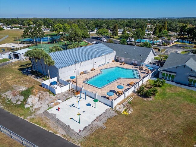 Building Photo - 11812 Lynmoor Dr