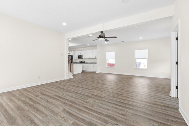 Building Photo - 317 Cottonwood Ave