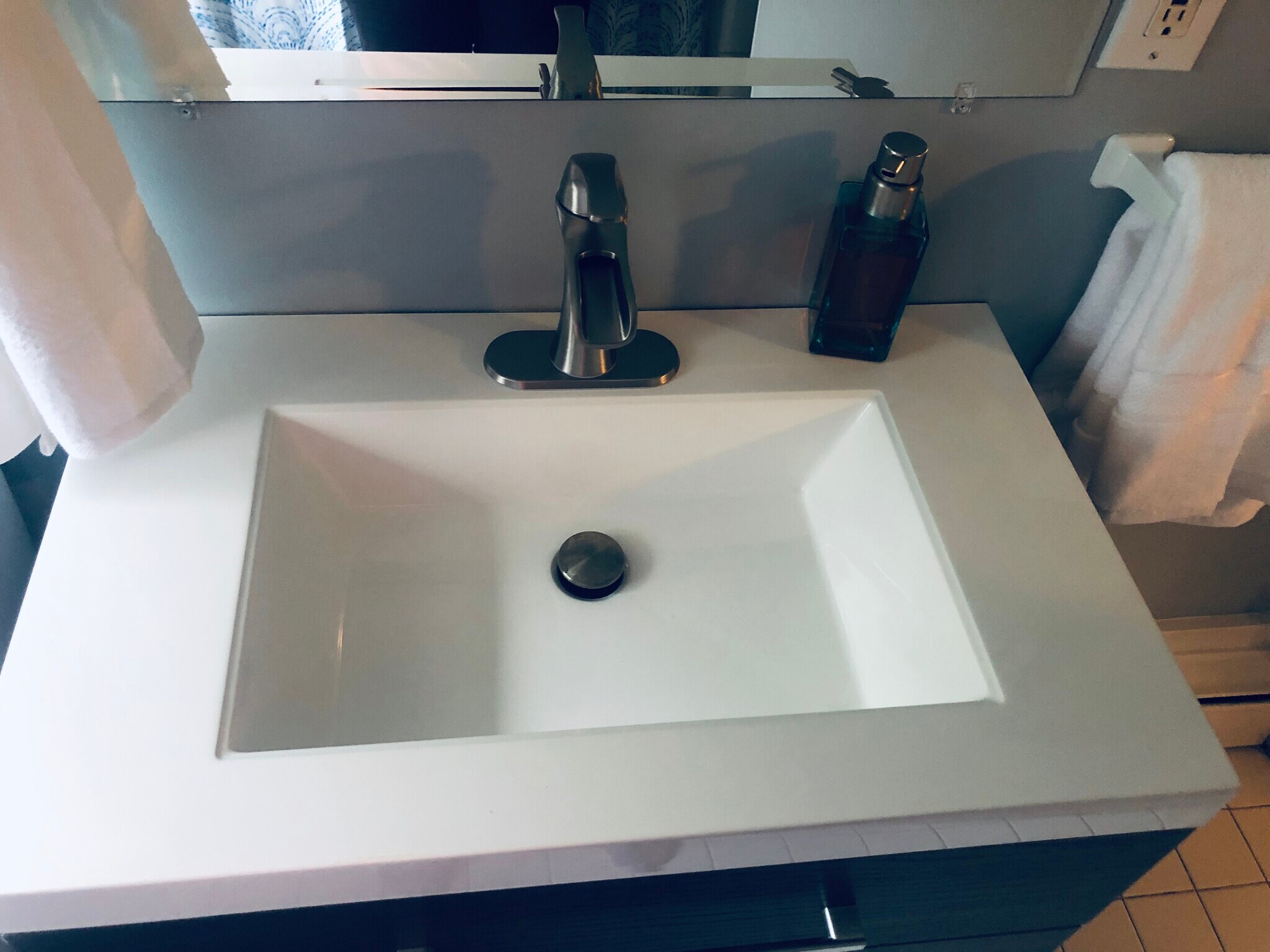bath floating vanity - 75571 Van Dyke Rd