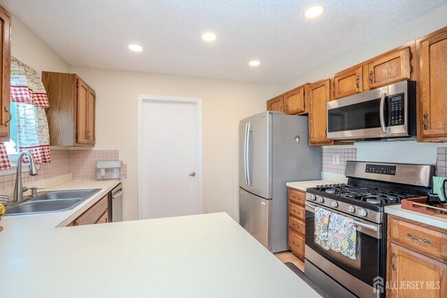 Building Photo - 63 Carlisle Ct
