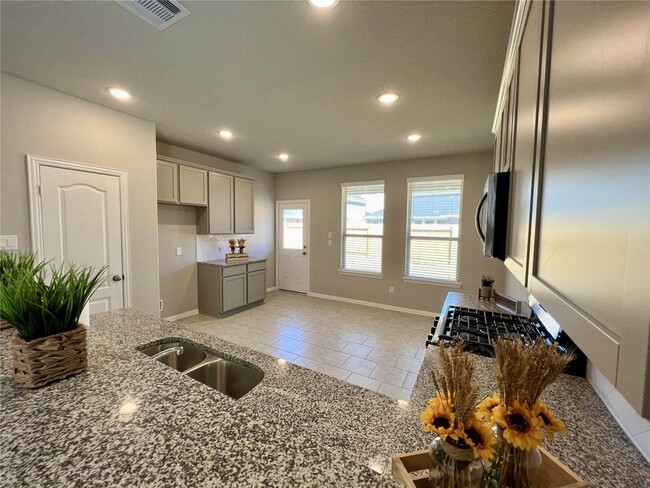 Building Photo - 31418 Horseshoe Meadow Bend Ln
