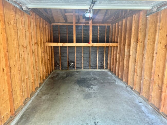 Building Photo - Beautiful 2 bed/2 bath in Vista!