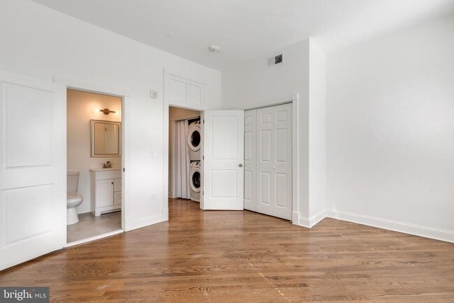 Building Photo - 1758 Park Ave