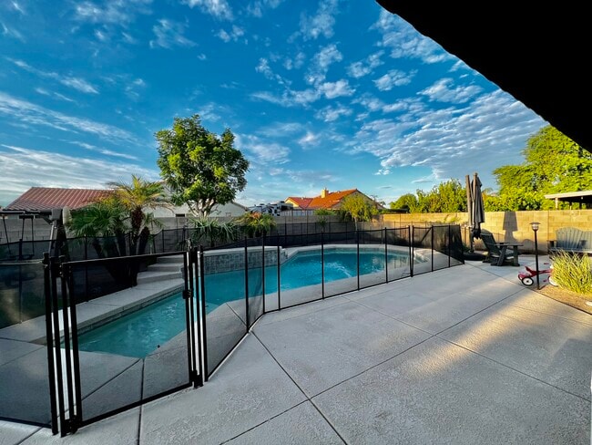 Building Photo - 8443 Forget Me not St