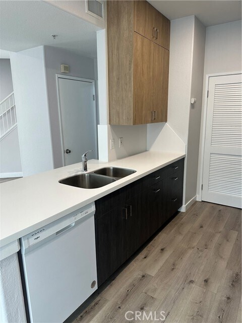 Building Photo - 13133 Le Parc Blvd