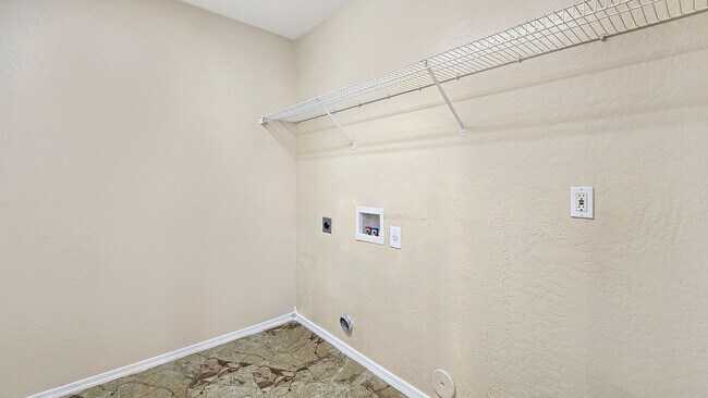 Building Photo - Gated community in Avondale with a communi...