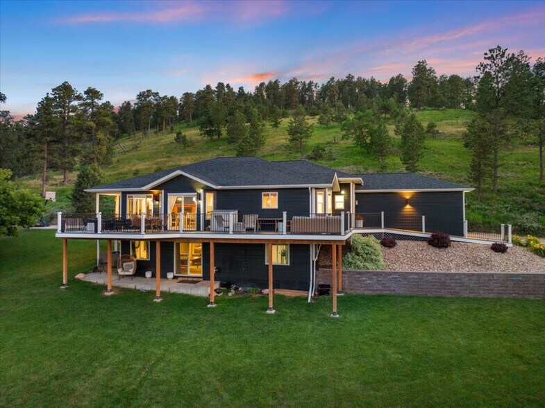 Building Photo - 3213 Hemlock Ct