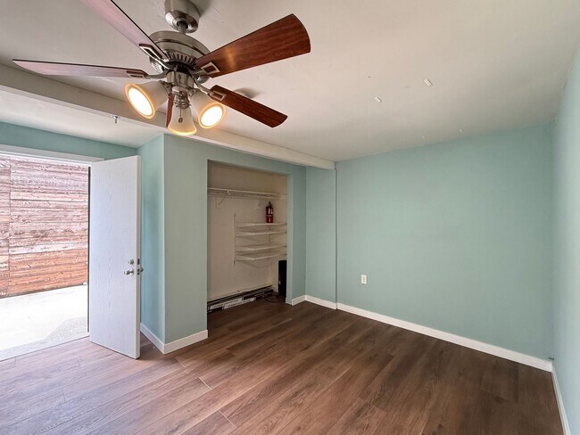 Building Photo - Charming Long Beach Home with Bonus Spaces!