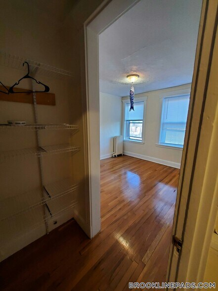 Primary Photo - 360 Riverway