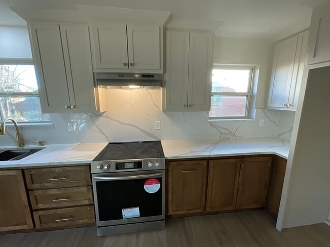 Building Photo - 2716 Carlton Way