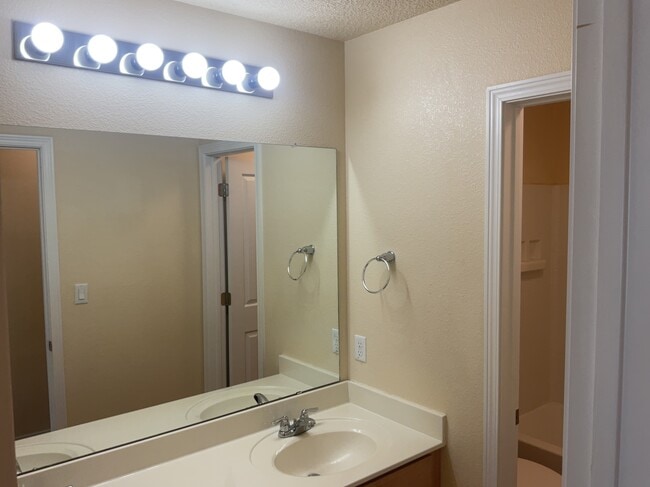 Building Photo - 3635 Buckskin Loop NE