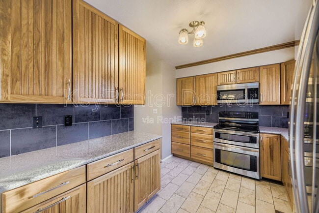 Building Photo - 6930 E Briarwood Dr