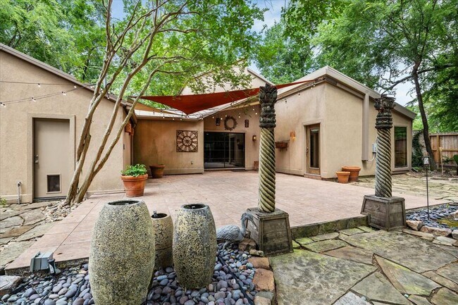 Building Photo - 2607 Crossvine Cir